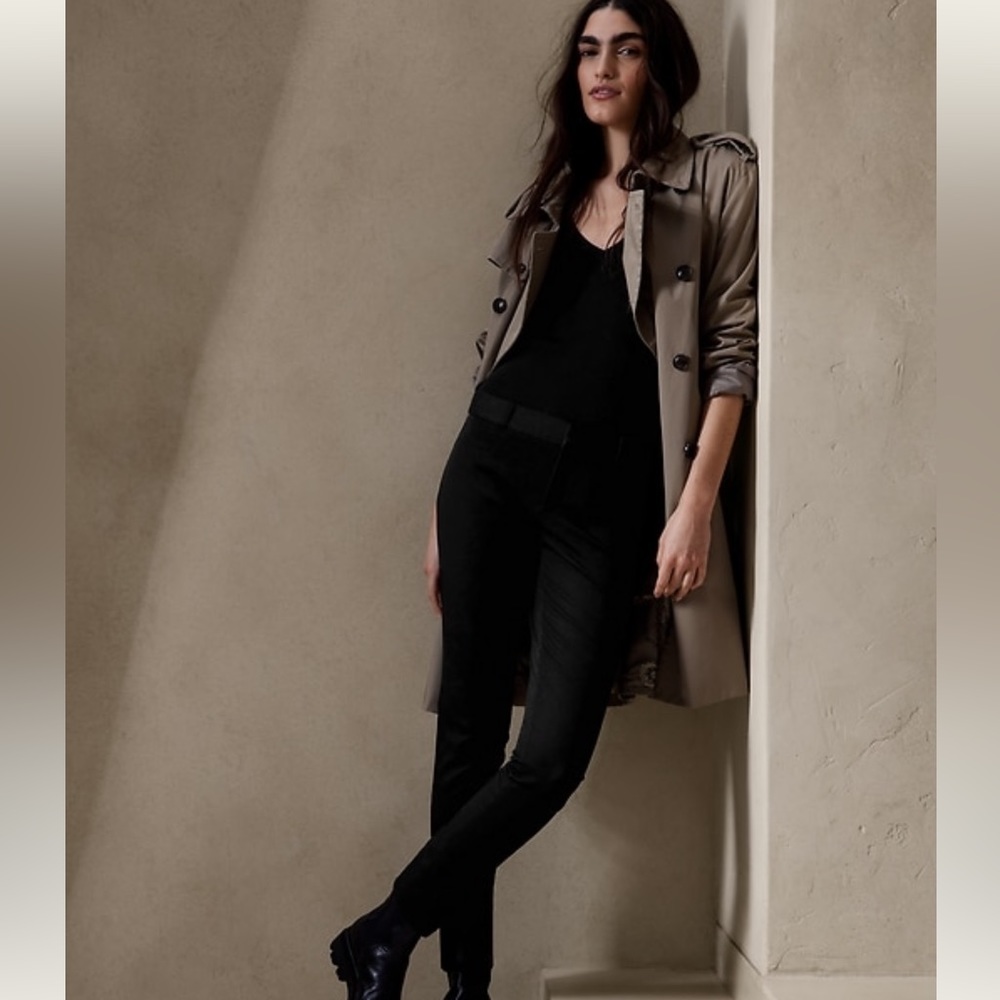 Banana Republic Mid-Rise Skinny Sloan Pant Size 6 in Black